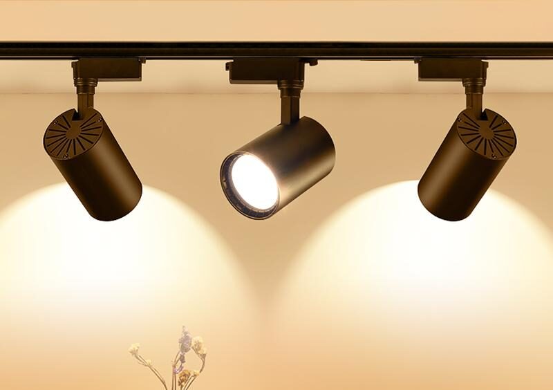 Упаковщик ламп и светильников в Польше (Лодзь)